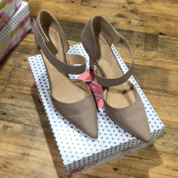 Delicious Shoes - Delicious beige strap heels